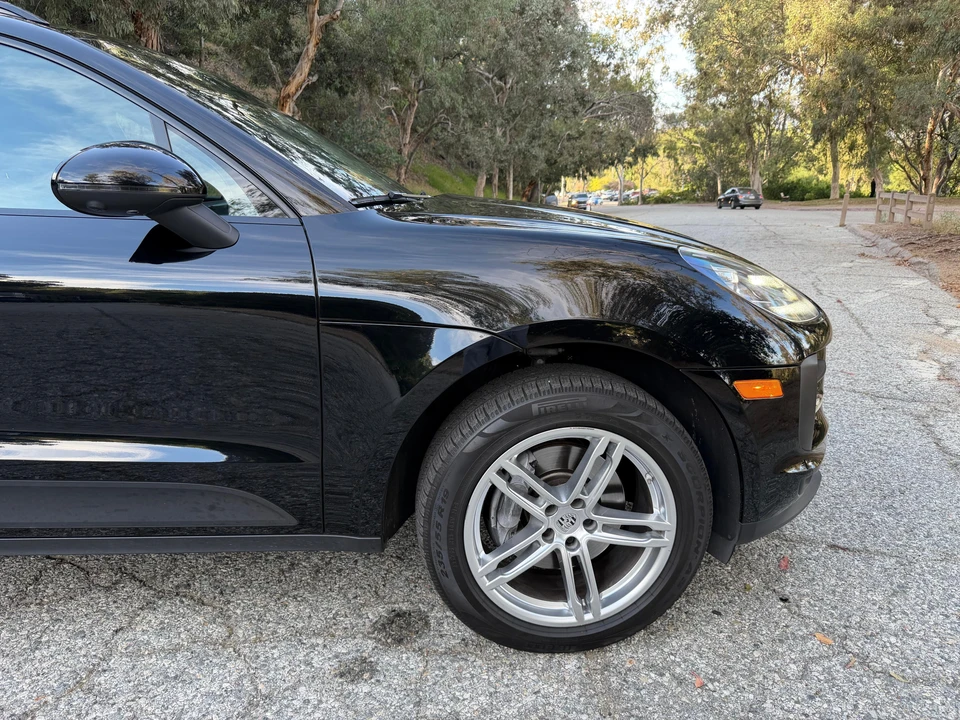2020 Porsche Macan - Image 29 of 31