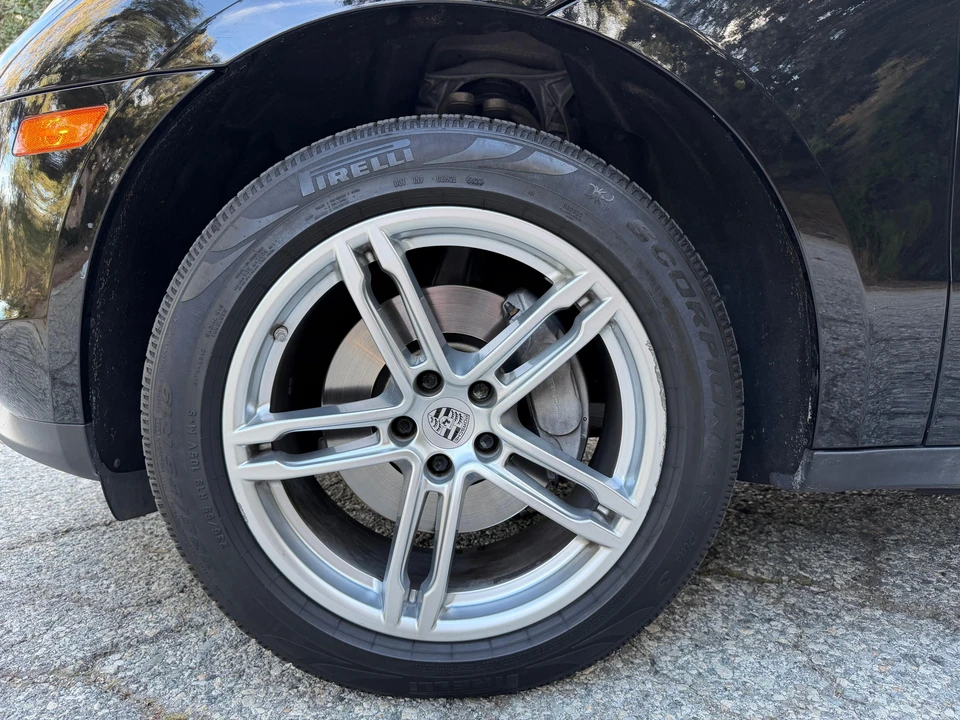2020 Porsche Macan - Image 30 of 31