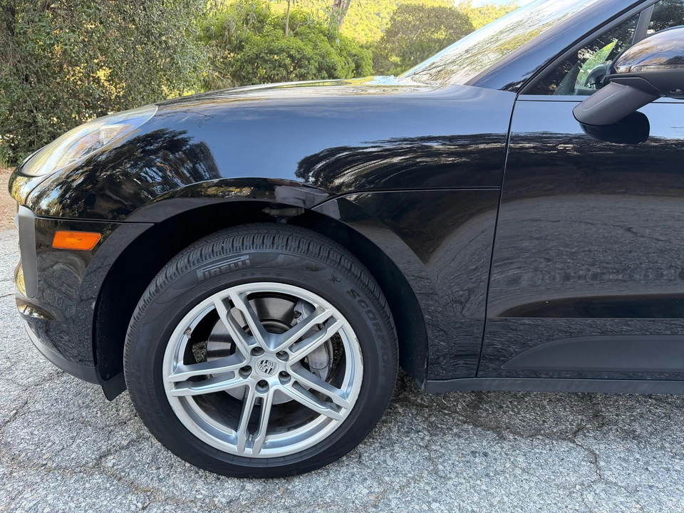 2020 Porsche Macan - Image 26 of 31
