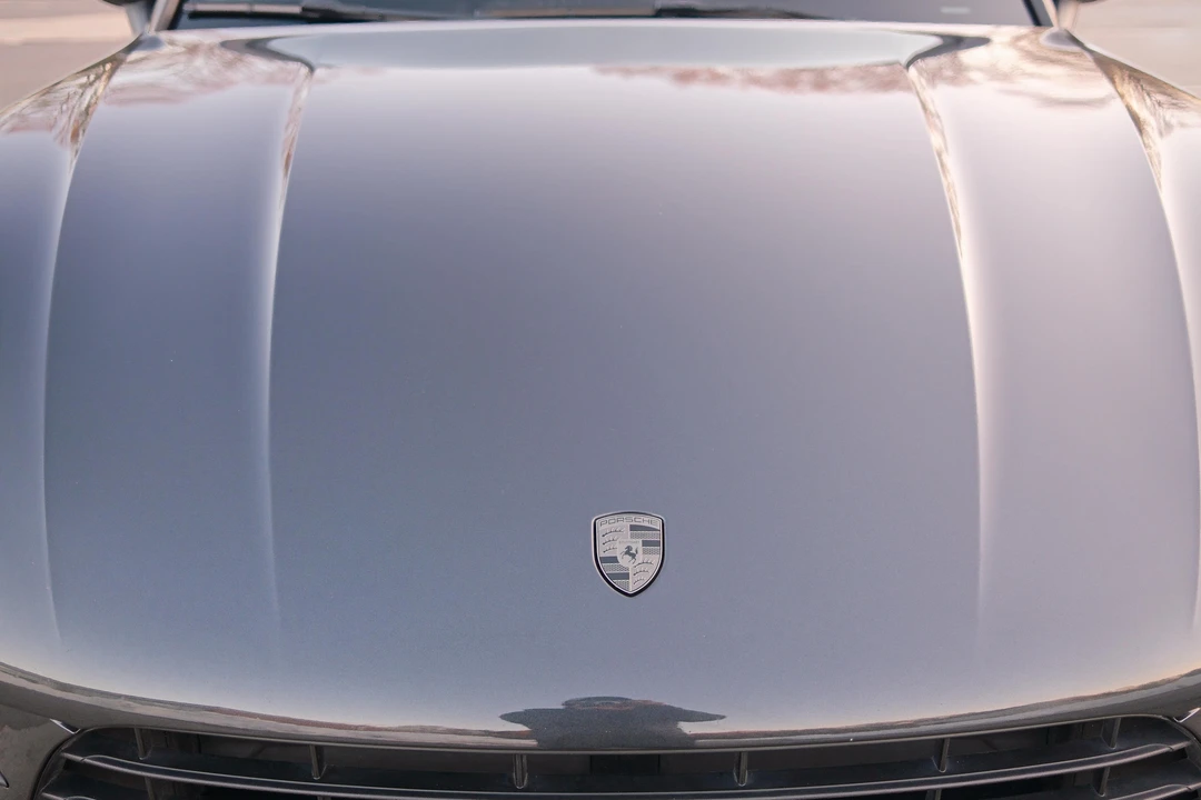 2020 Porsche Macan - Image 17 of 31