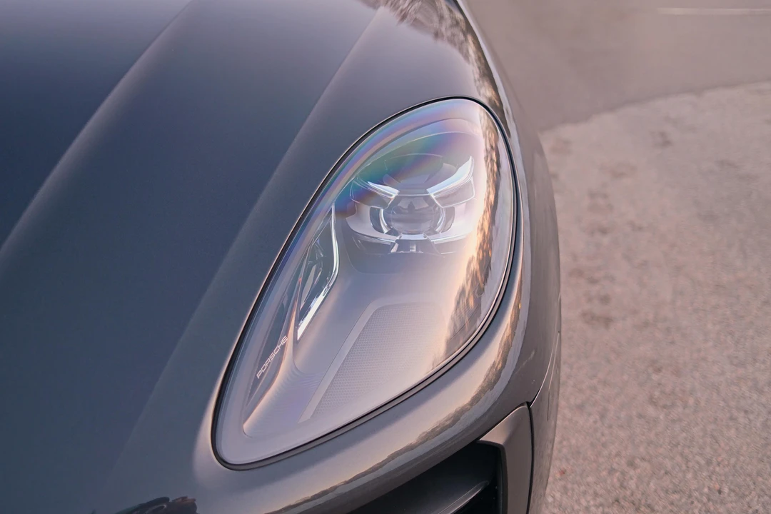 2020 Porsche Macan - Image 19 of 31