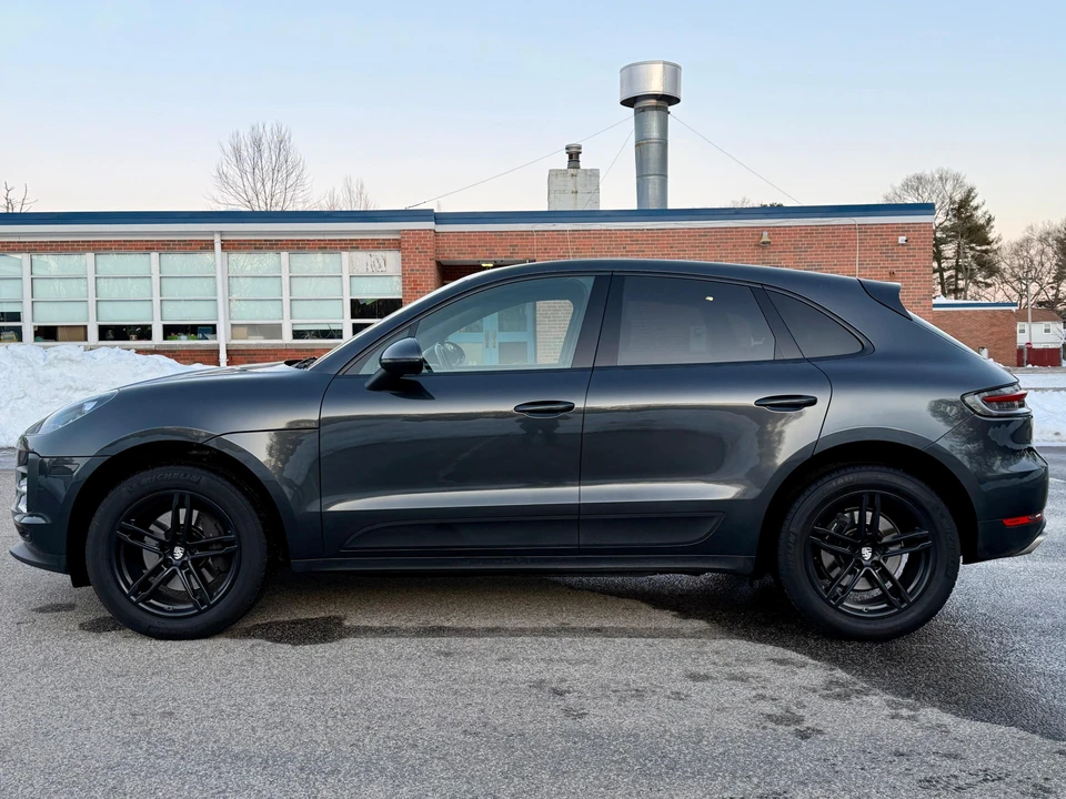 2020 Porsche Macan - Image 11 of 31