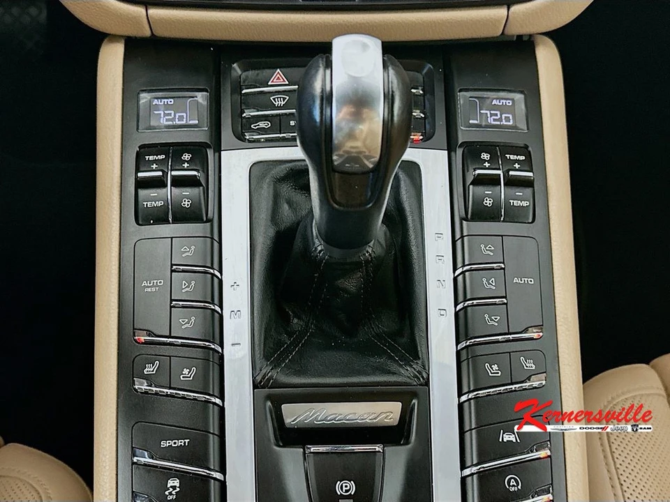 2020 Porsche Macan - Image 16 of 24