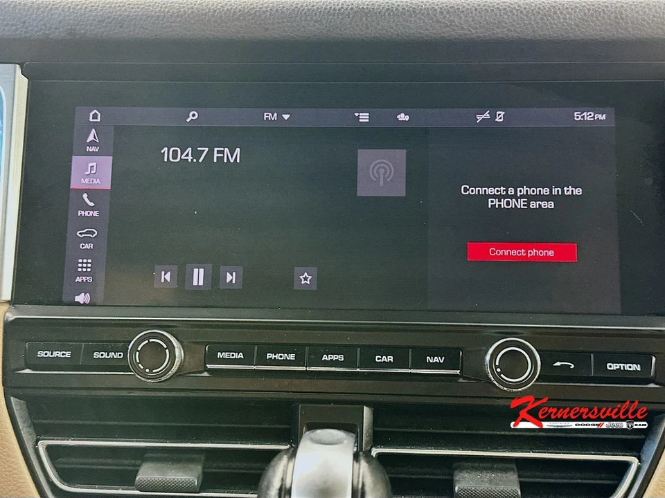 2020 Porsche Macan - Image 17 of 24