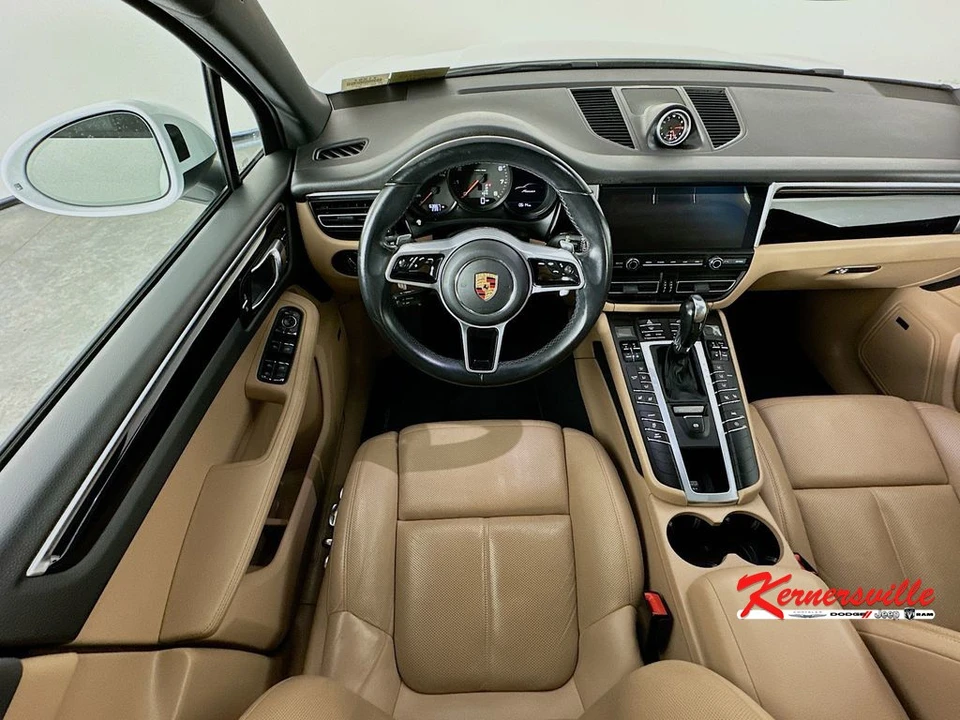 2020 Porsche Macan - Image 9 of 24