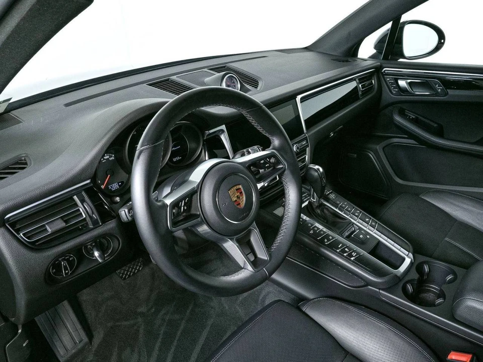 2020 Porsche Macan - Image 4 of 5