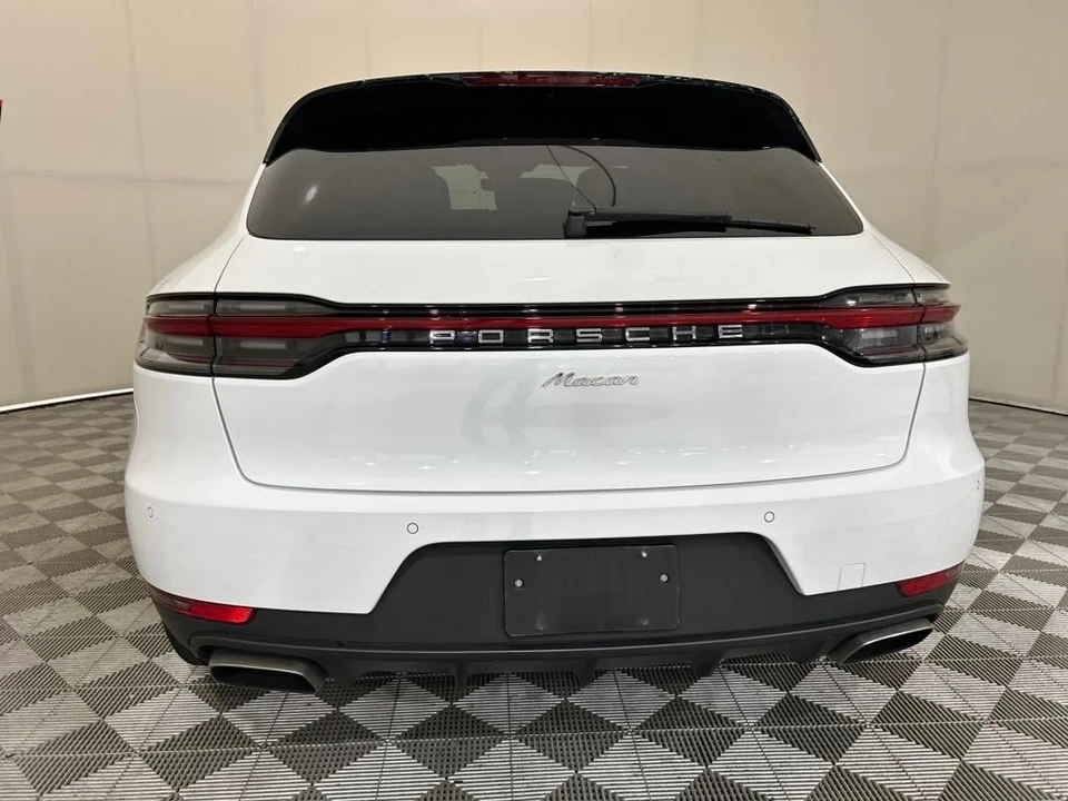 2020 Porsche Macan - Image 11 of 12