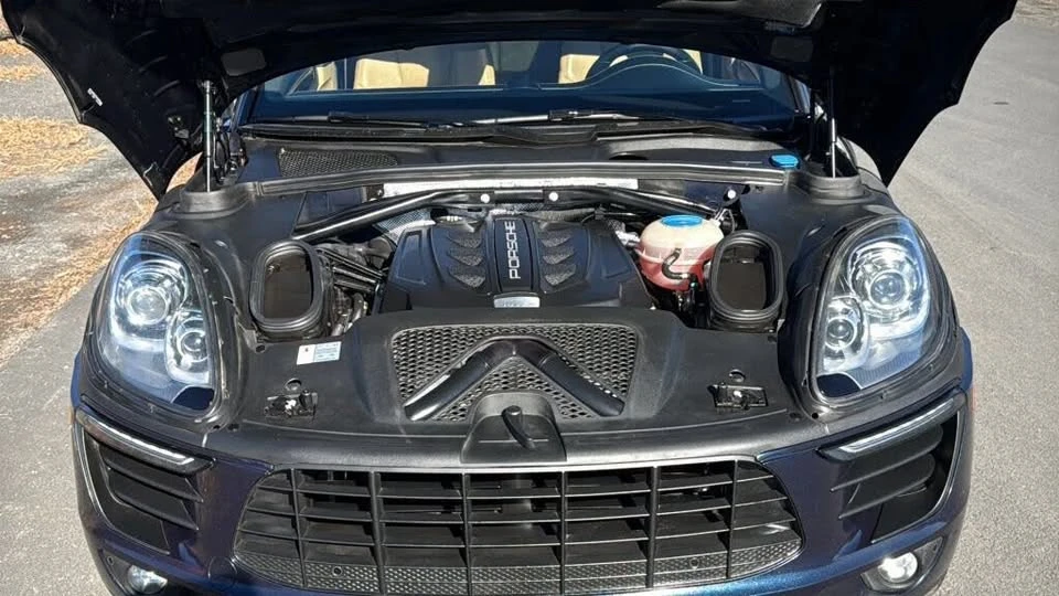 2020 Porsche Macan - Image 12 of 20