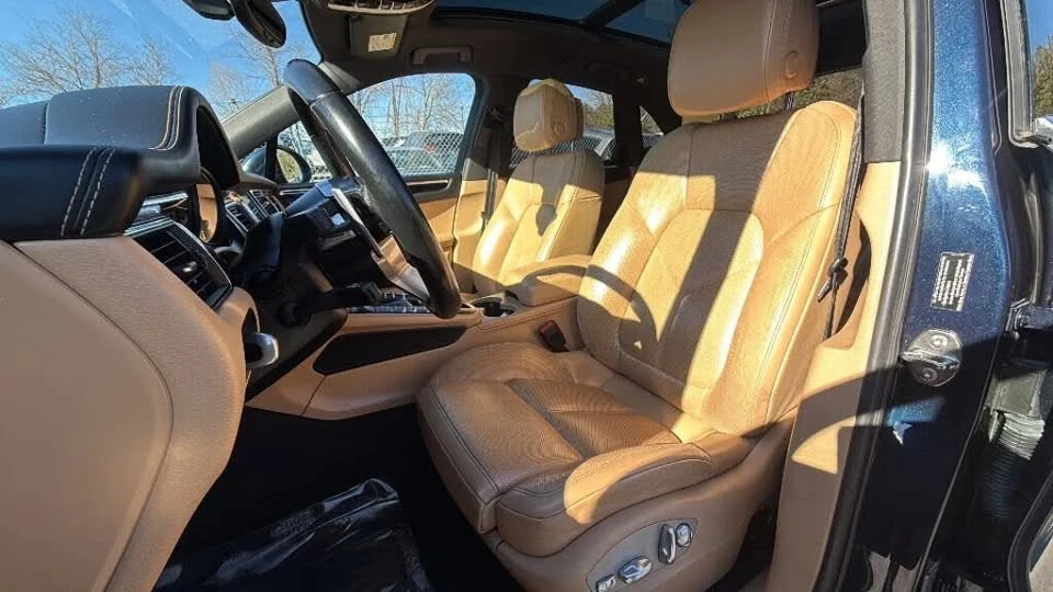 2020 Porsche Macan - Image 19 of 20