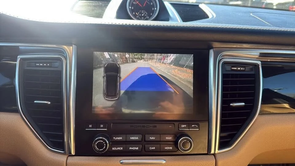 2020 Porsche Macan - Image 14 of 20