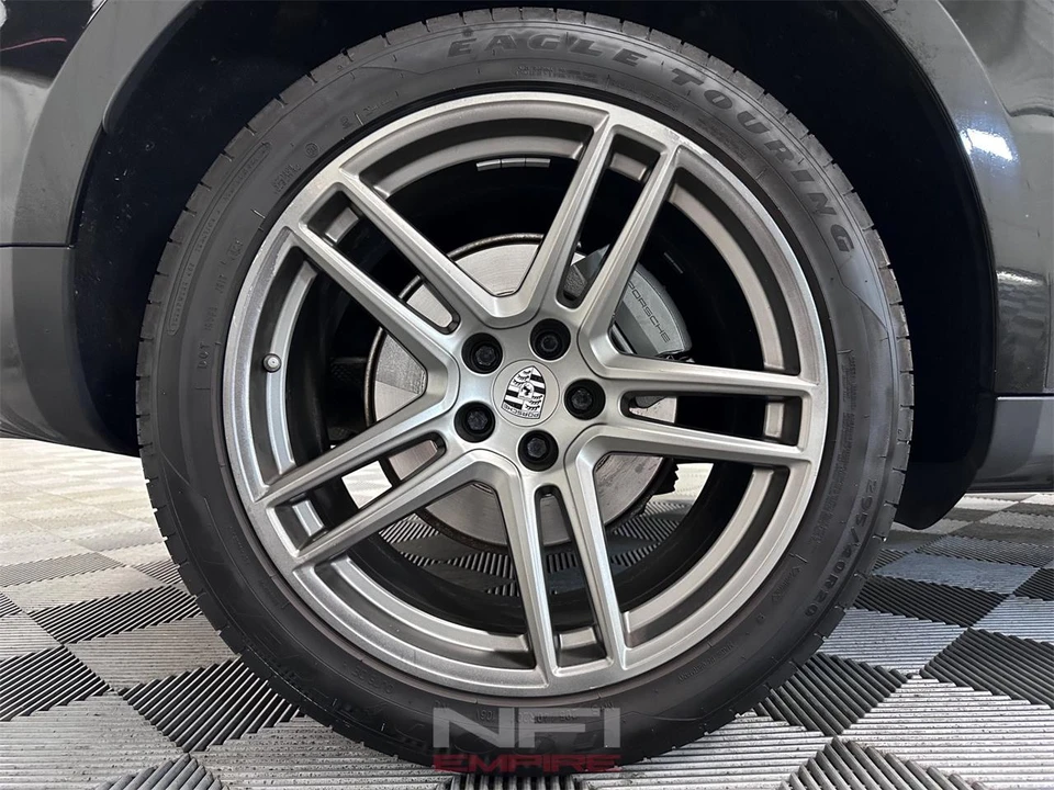 2020 Porsche Macan - Image 19 of 31