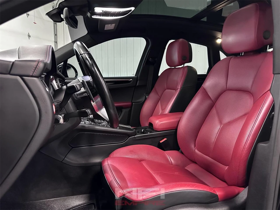2020 Porsche Macan - Image 25 of 31