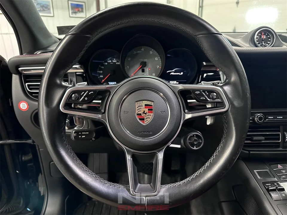 2020 Porsche Macan - Image 26 of 31