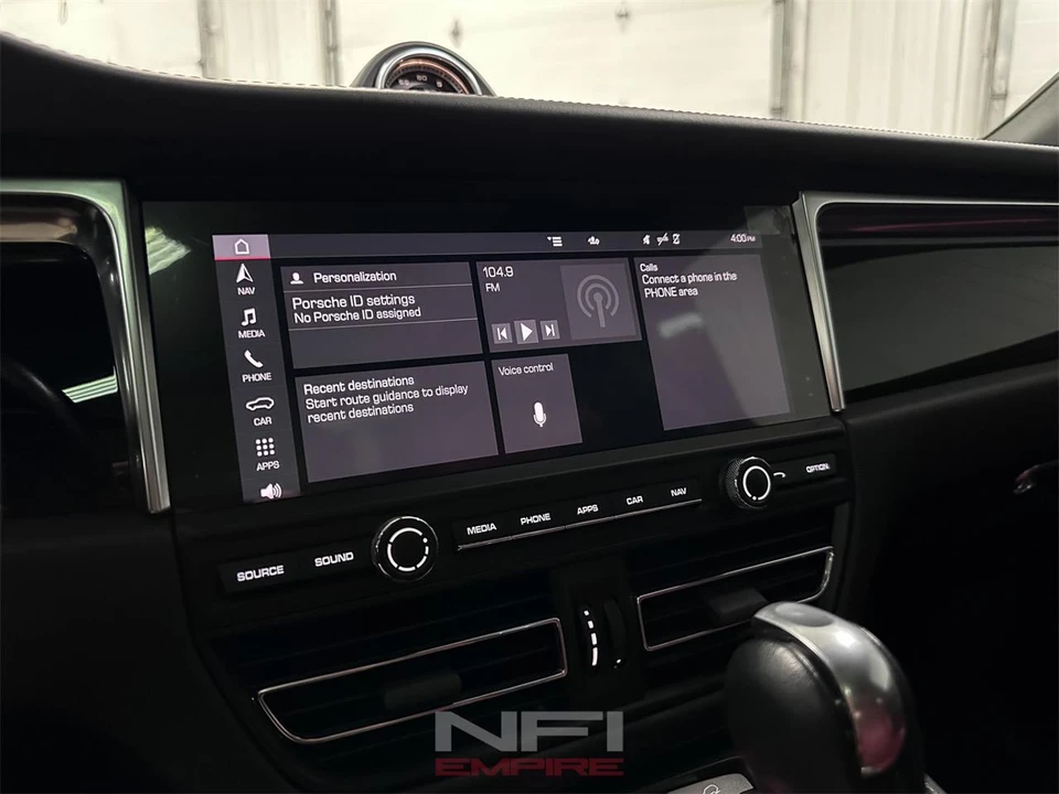 2020 Porsche Macan - Image 29 of 31