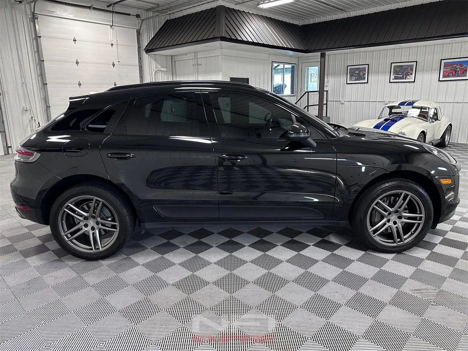2020 Porsche Macan - Image 8 of 31