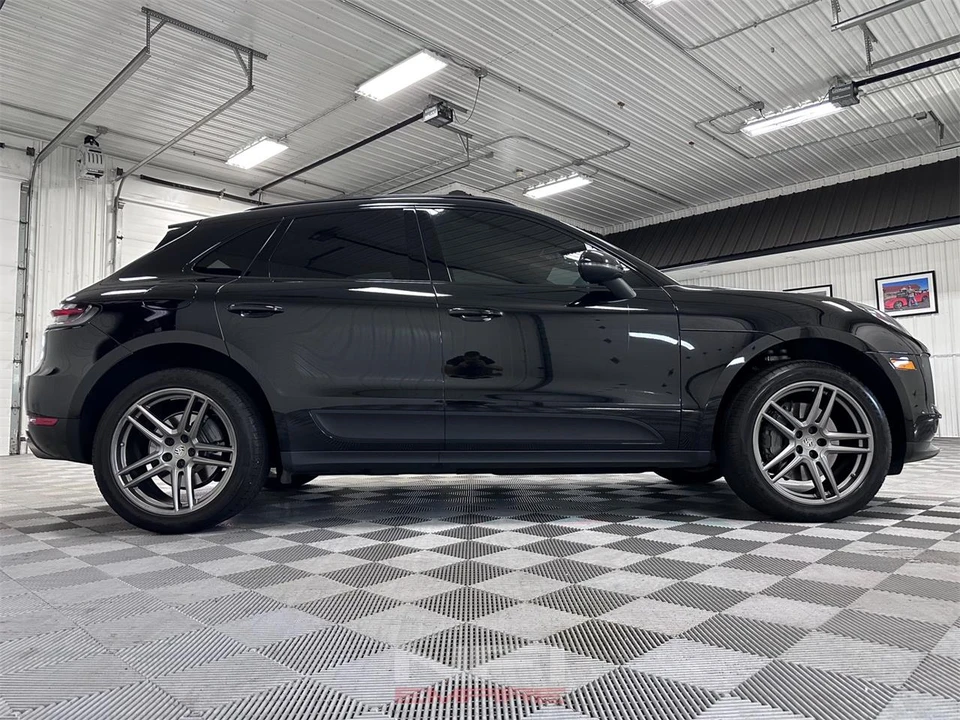 2020 Porsche Macan - Image 18 of 31