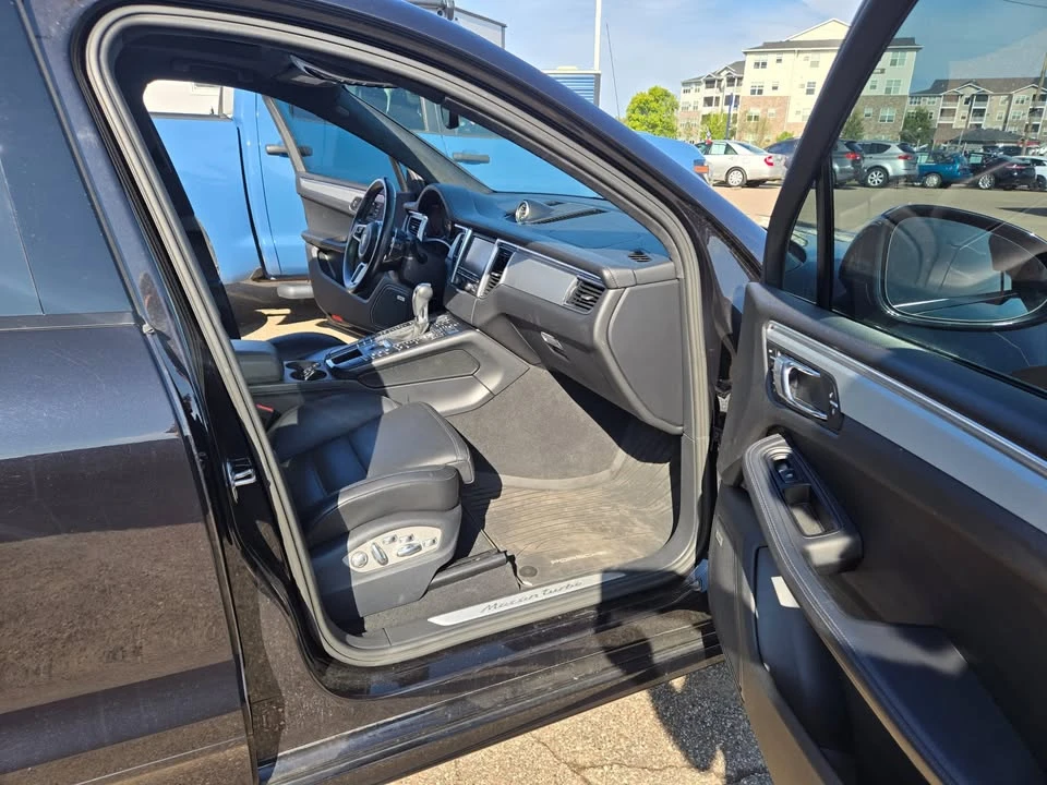 2020 Porsche Macan - Image 14 of 18