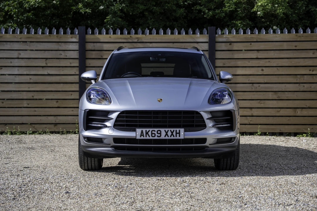 2020 Porsche Macan - Image 2 of 31