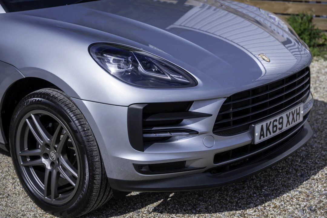 2020 Porsche Macan - Image 11 of 31