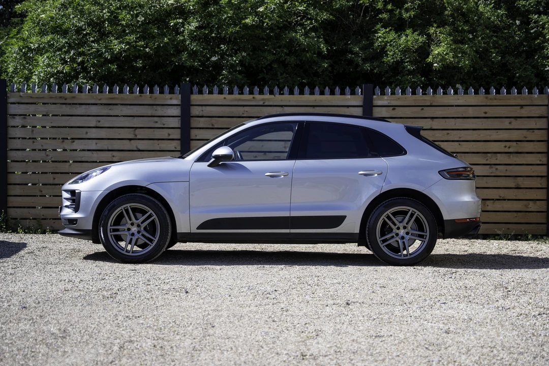2020 Porsche Macan - Image 8 of 31
