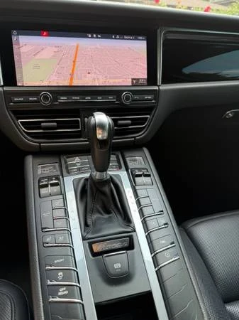 2020 Porsche Macan - Image 5 of 6