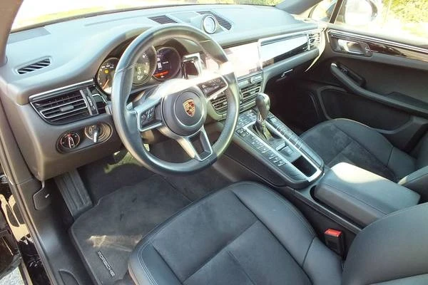 2020 Porsche Macan - Image 10 of 12