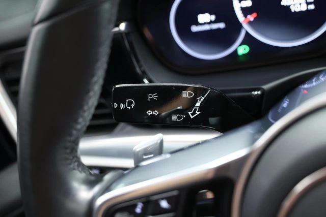 2020 Porsche 971 Panamera - Image 28 of 31