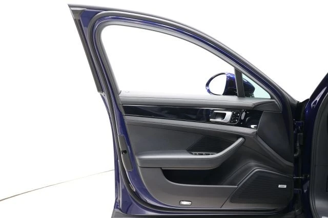 2020 Porsche 971 Panamera - Image 11 of 31