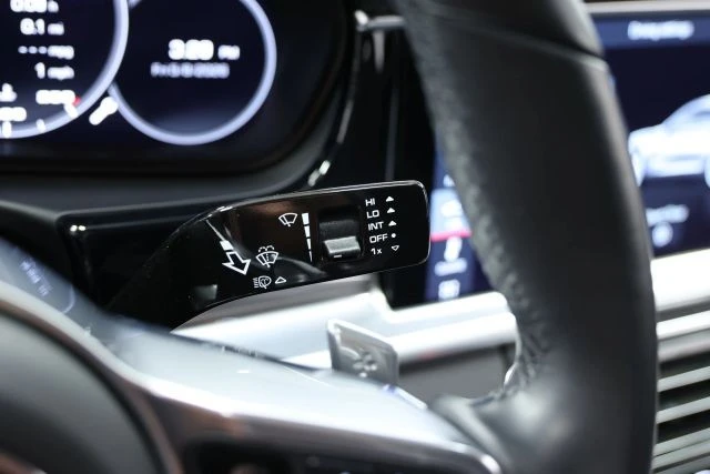 2020 Porsche 971 Panamera - Image 29 of 31