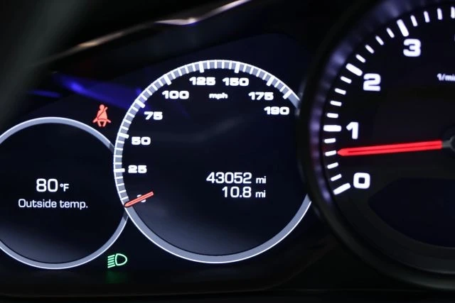 2020 Porsche 971 Panamera - Image 27 of 31
