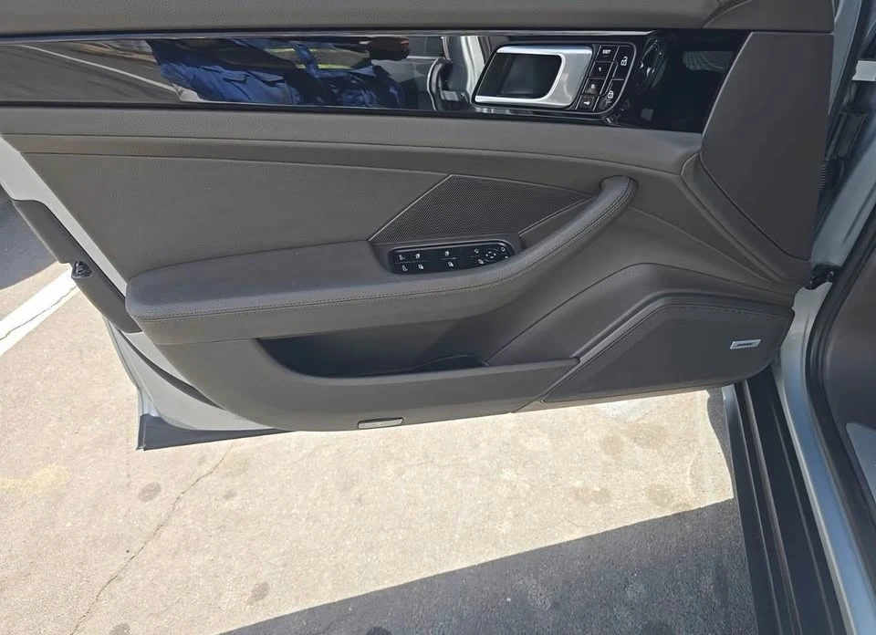 2020 Porsche 971 Panamera 4S - Image 9 of 18
