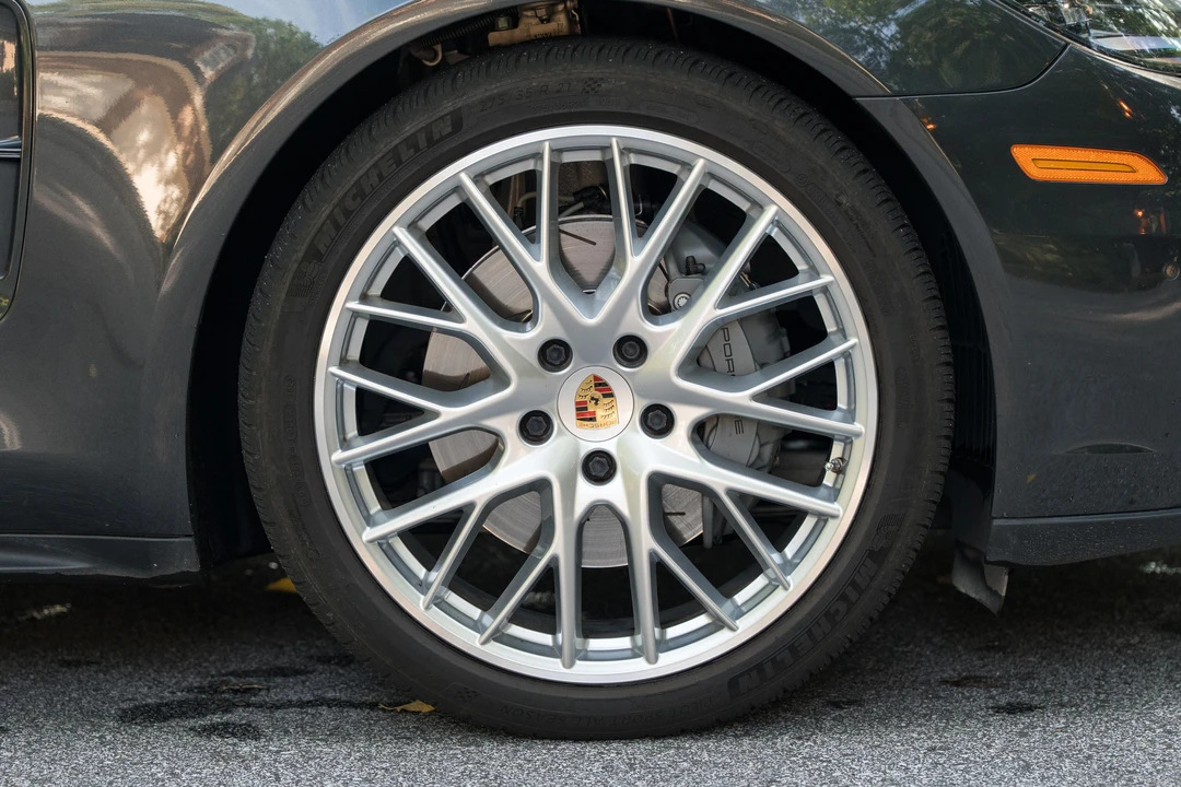 2020 Porsche 971 Panamera S - Image 18 of 31