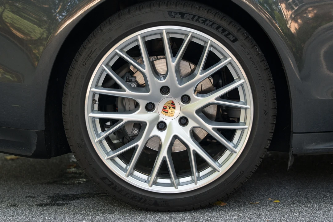 2020 Porsche 971 Panamera S - Image 17 of 31