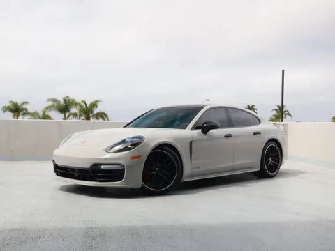 2020 Porsche Panamera GTS