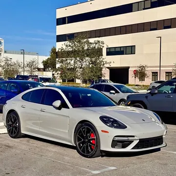 2020 Porsche Panamera Turbo