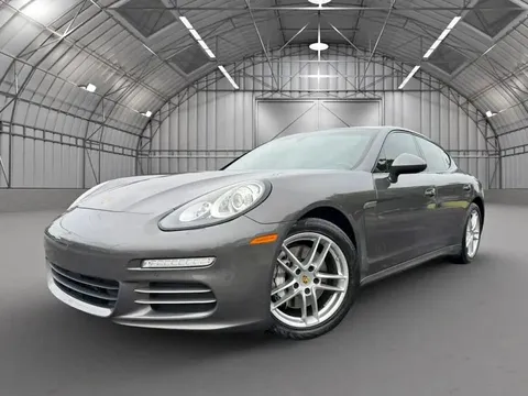 2015 Porsche Panamera 4 Sedan