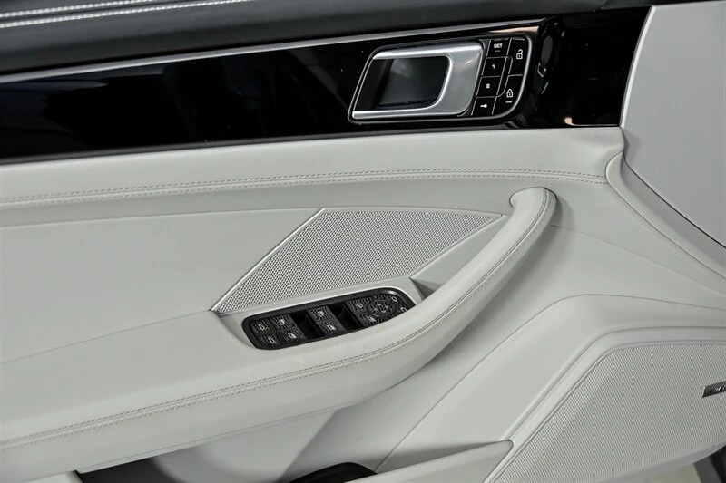 2020 Porsche 971 Panamera - Image 18 of 21
