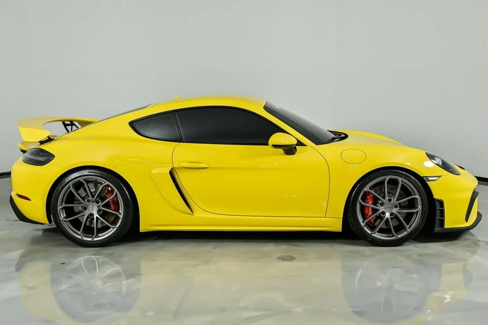2020 Porsche 718 Cayman GT4 - Image 14 of 20
