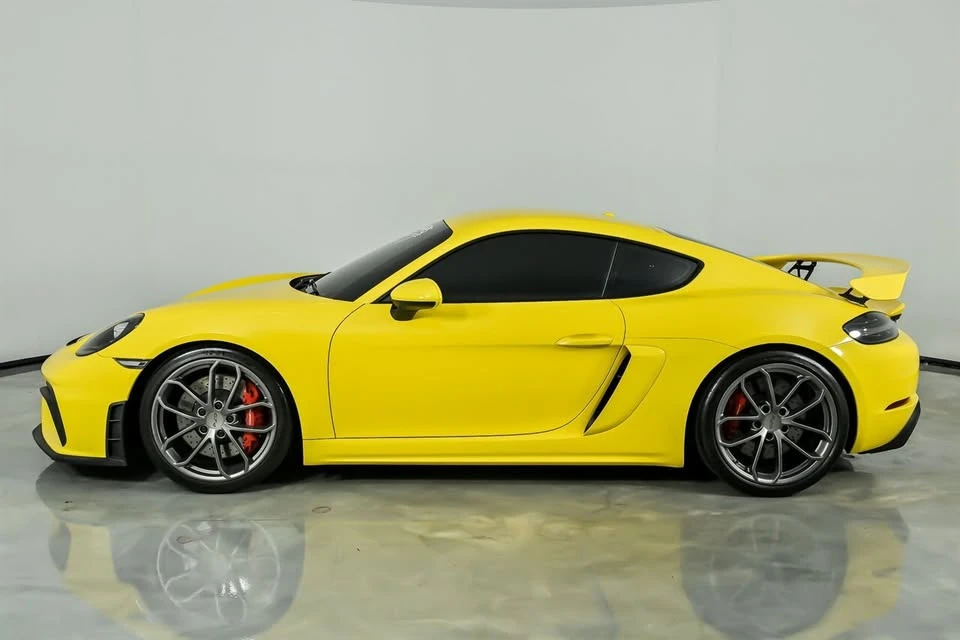 2020 Porsche 718 Cayman GT4 - Image 8 of 20