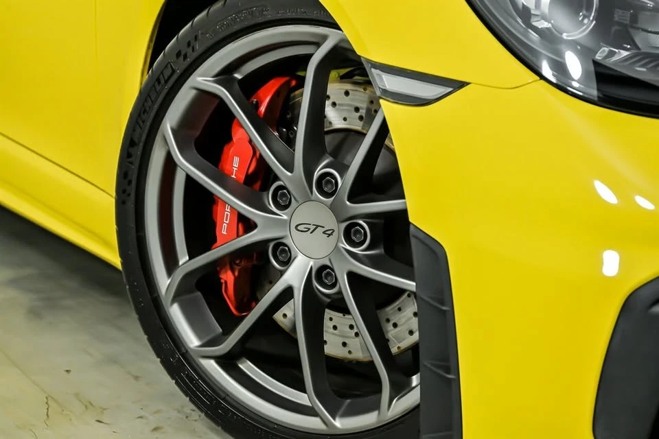 2020 Porsche 718 Cayman GT4 - Image 4 of 20
