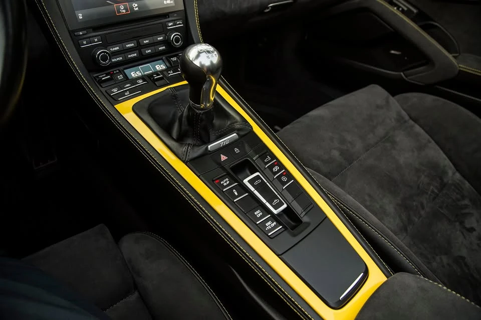 2020 Porsche 718 Boxster Spyder - Image 17 of 20