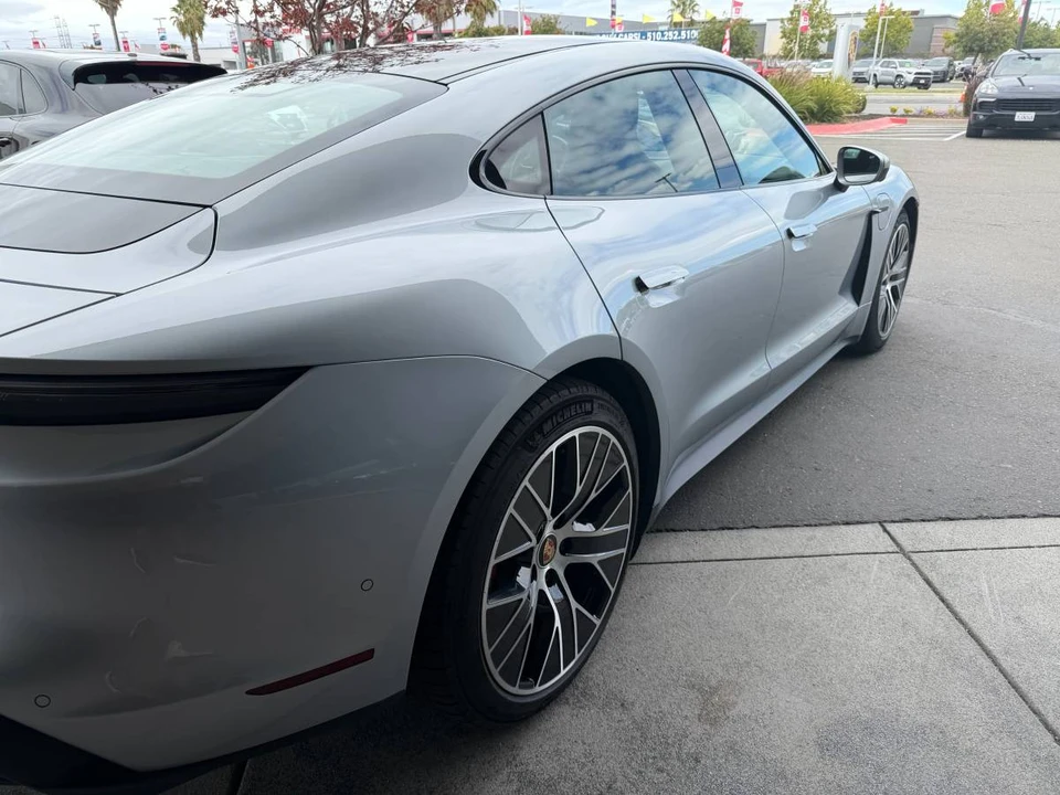2020 Porsche Taycan 4S - Image 18 of 20
