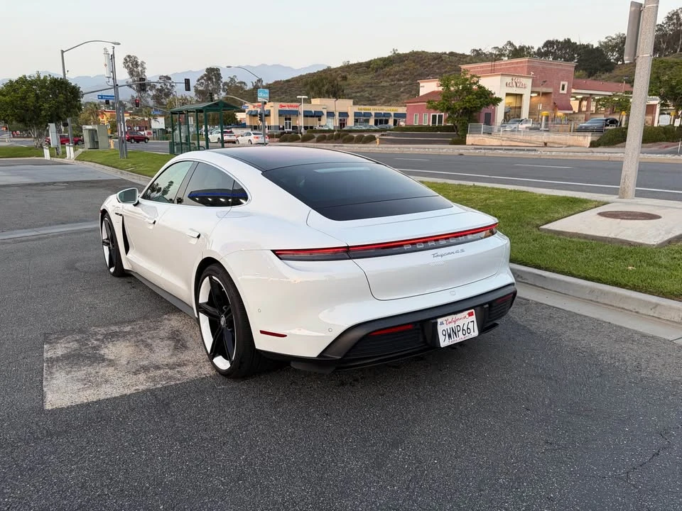 2020 Porsche Taycan 4S - Image 7 of 20