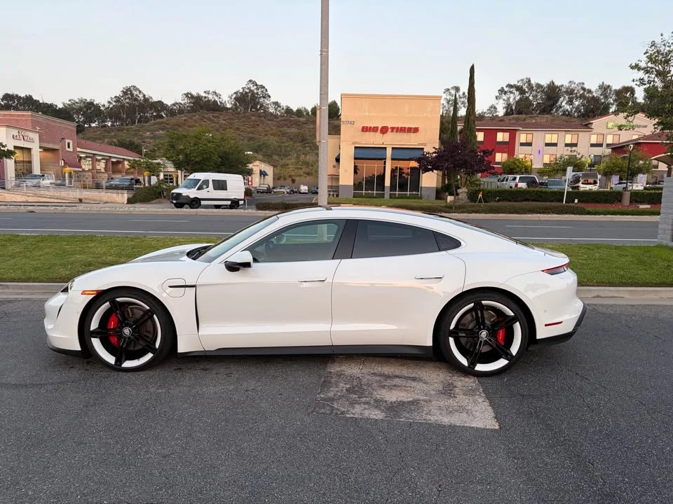 2020 Porsche Taycan 4S - Image 9 of 20