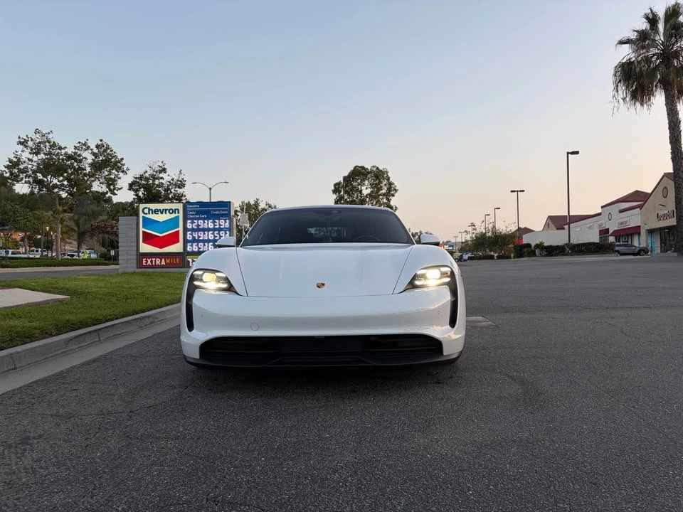 2020 Porsche Taycan 4S - Image 4 of 20