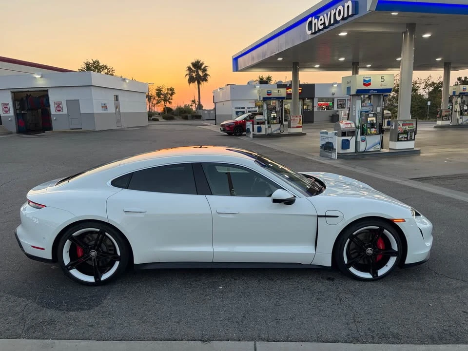 2020 Porsche Taycan 4S - Image 3 of 20