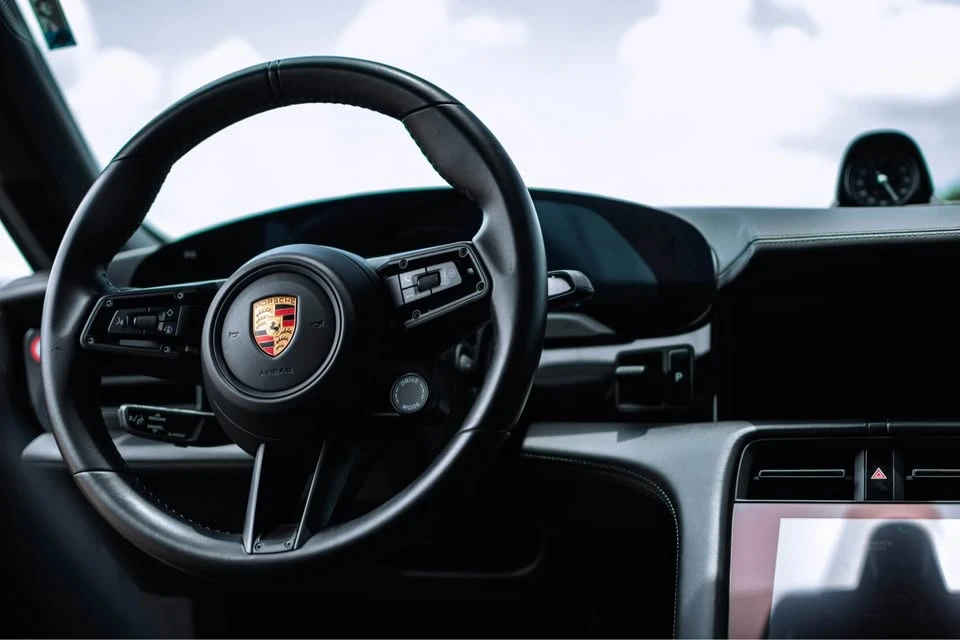 2020 Porsche Taycan 4S - Image 12 of 17