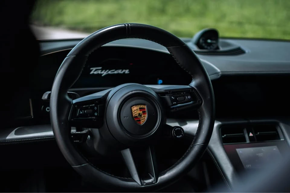 2020 Porsche Taycan 4S - Image 10 of 17