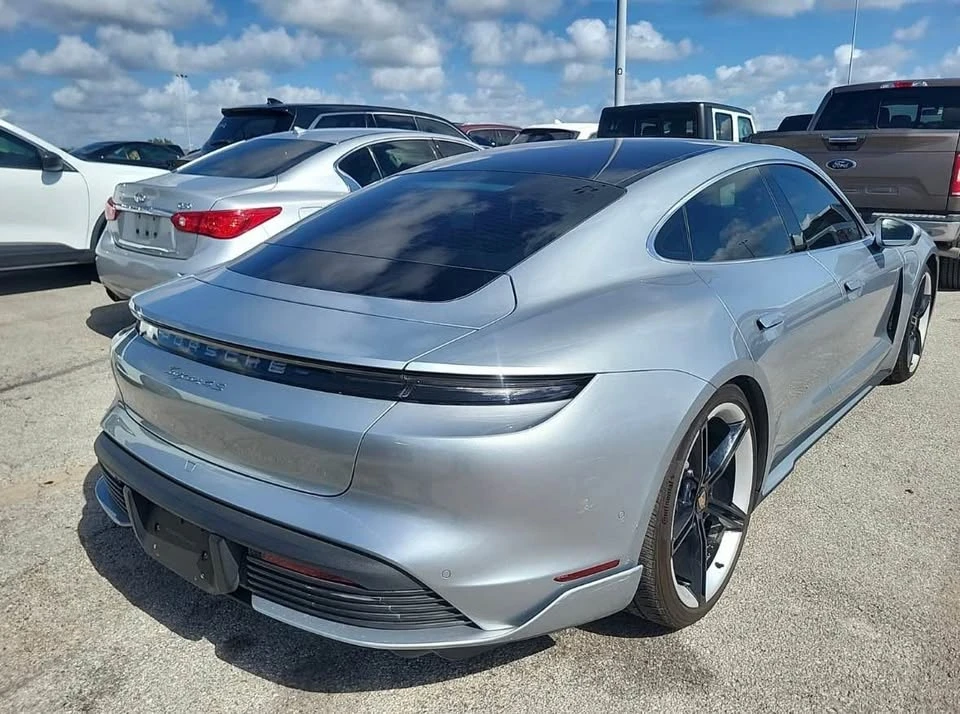 2020 Porsche Taycan 4S - Image 4 of 7