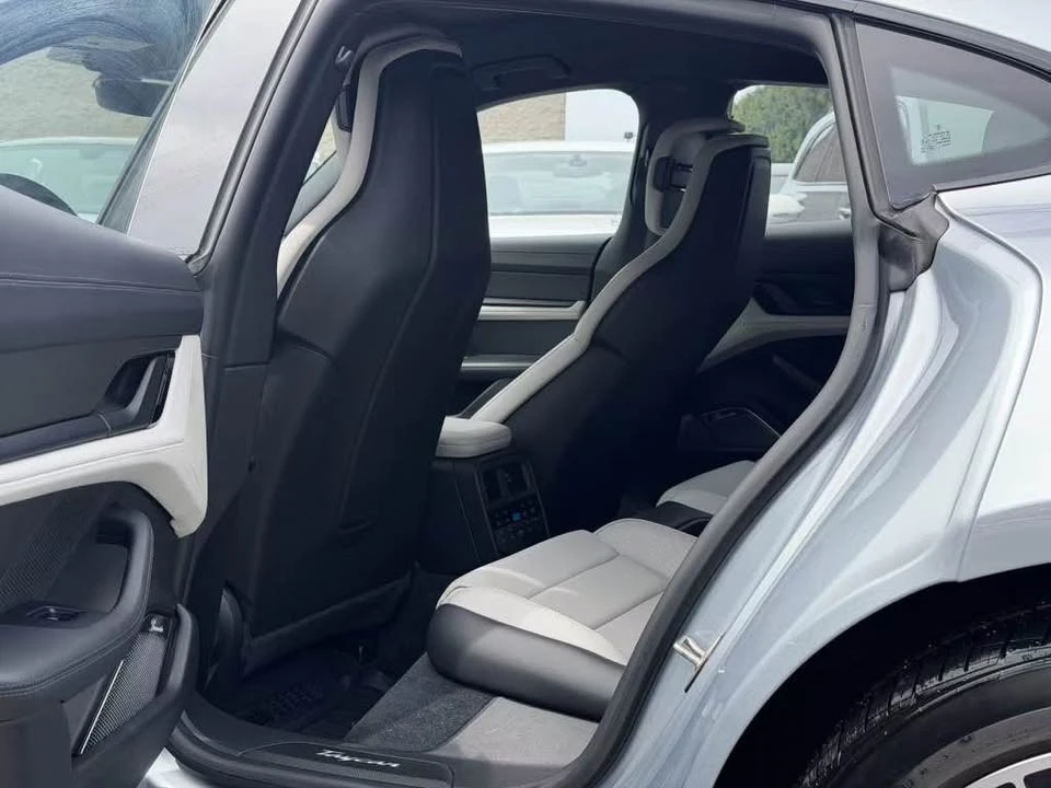2020 Porsche Taycan - Image 11 of 19